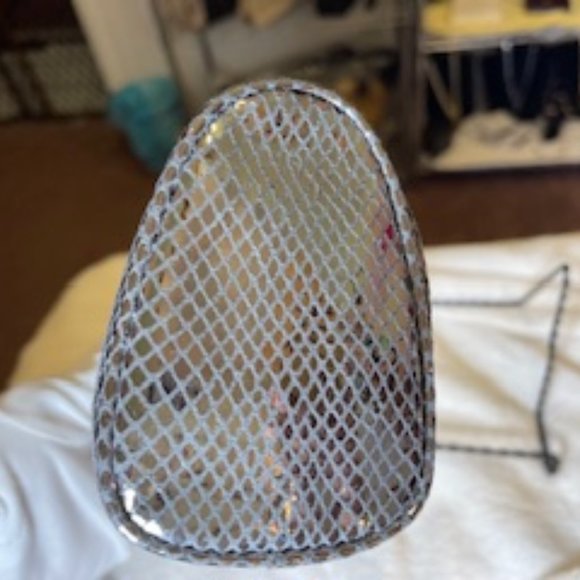 MICHAEL KORS NWOT SILVER METALLIC CLUTCH - Picture 5 of 9